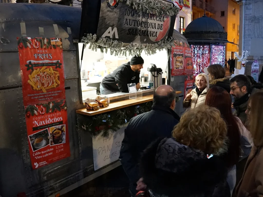 Puesto gastronómico del Mercado Navideño de Palencia 2025
